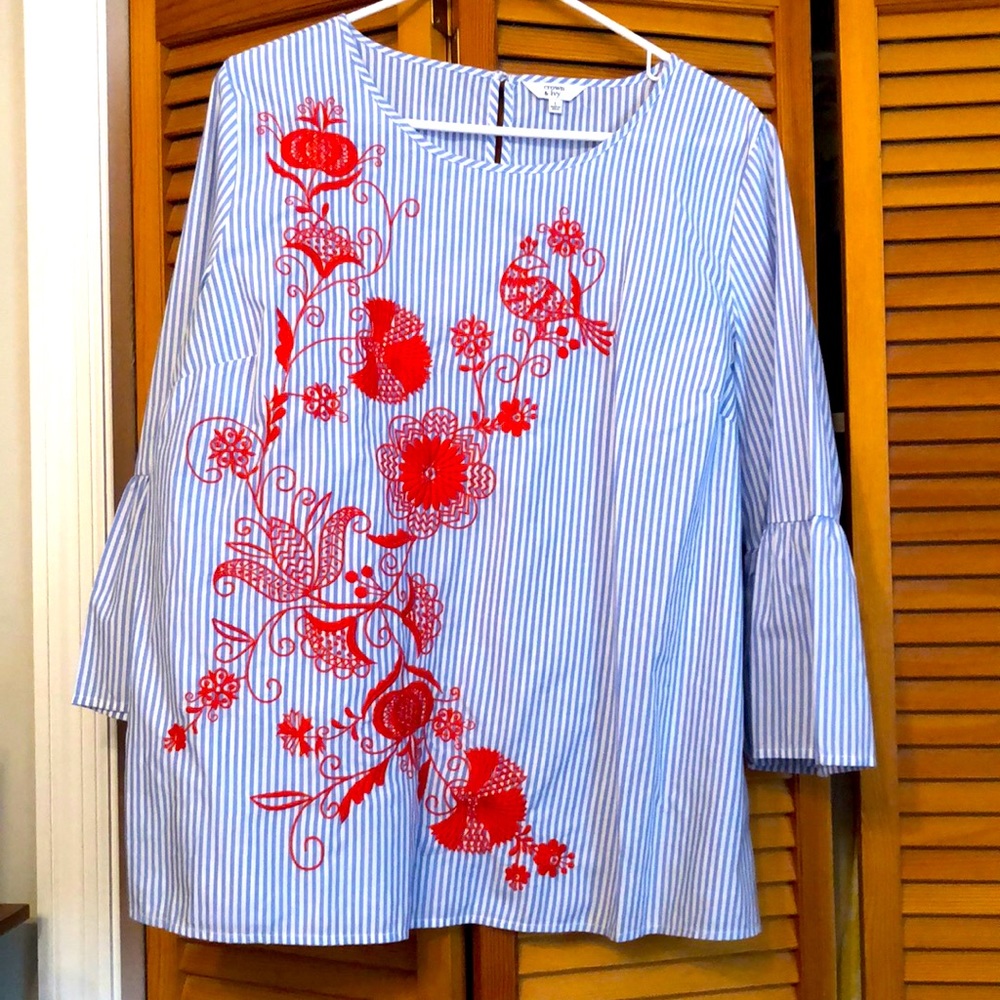 Crown & Ivy embroidered top